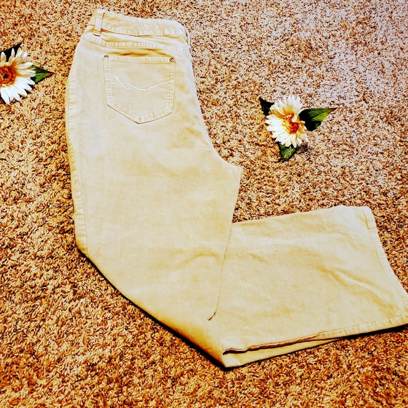 St. John Pants - Pants color cream good condition